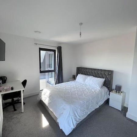 Canterbury Penthouse: Huge 2 Bed Ensuite + Balcony Zewnętrze zdjęcie